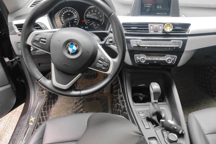 Used BMW X1 2019 sDrive20Li Leading Model Steering Wheel