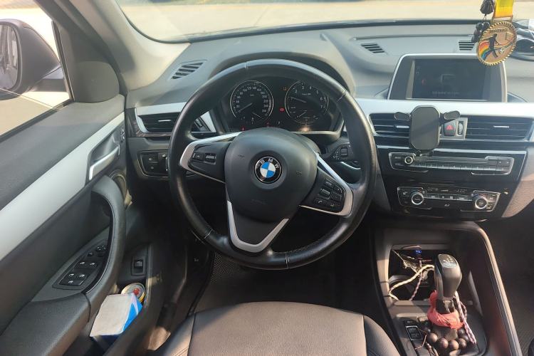 Used BMW X1 2019 sDrive18Li Fashion Model Steering Wheel
