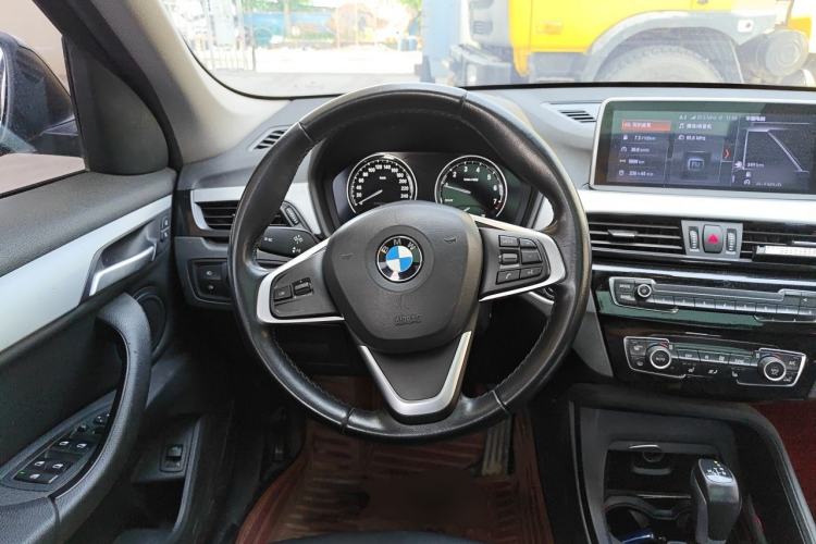 Used BMW X1 2019 sDrive18Li Fashion Model Steering Wheel