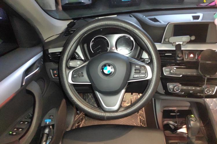 Used BMW X1 2019 sDrive20Li Leading Model Steering Wheel