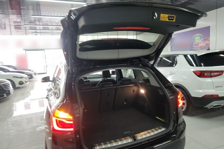 Used BMW X1 2019 sDrive20Li Leading Model Trunk