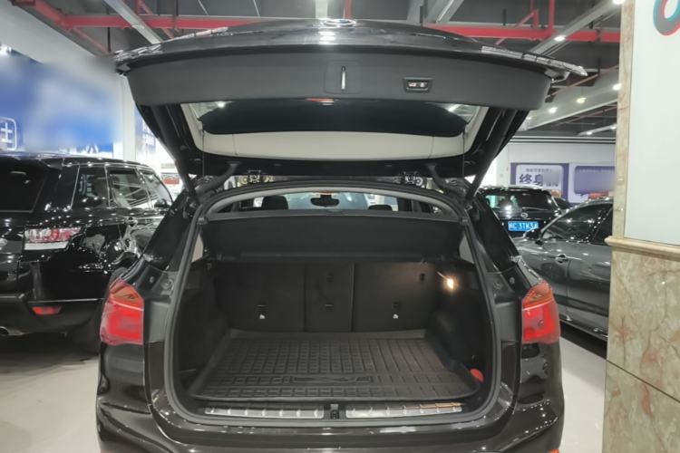 Used BMW X1 2019 sDrive20Li Leading Model Trunk