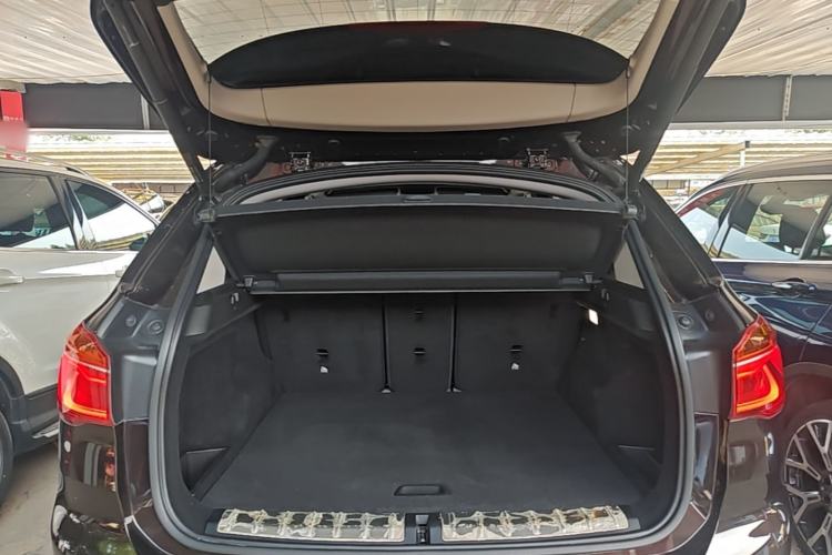 Used BMW X1 2019 sDrive20Li Leading Model Trunk