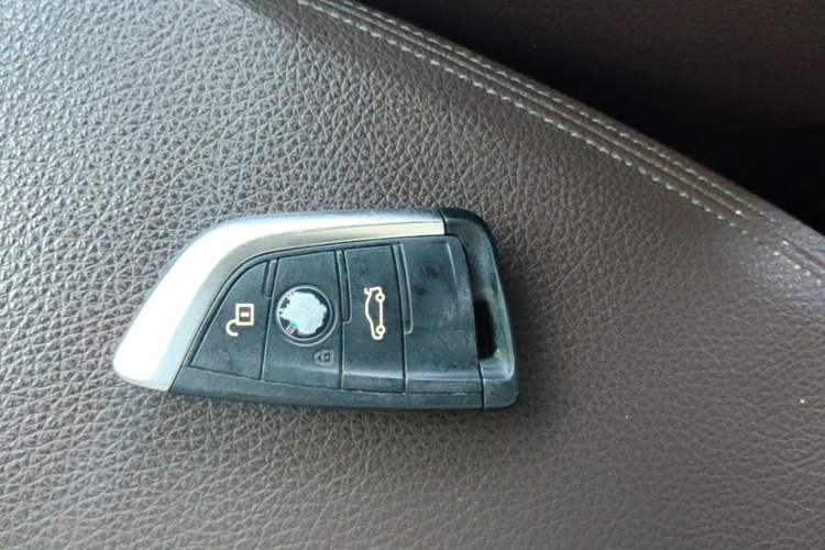 Used BMW X1 2019 sDrive18Li Premium Edition Vehicle Key