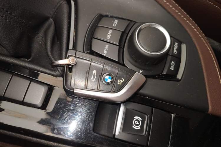 Used BMW X1 2019 sDrive18Li Premium Edition Vehicle Key