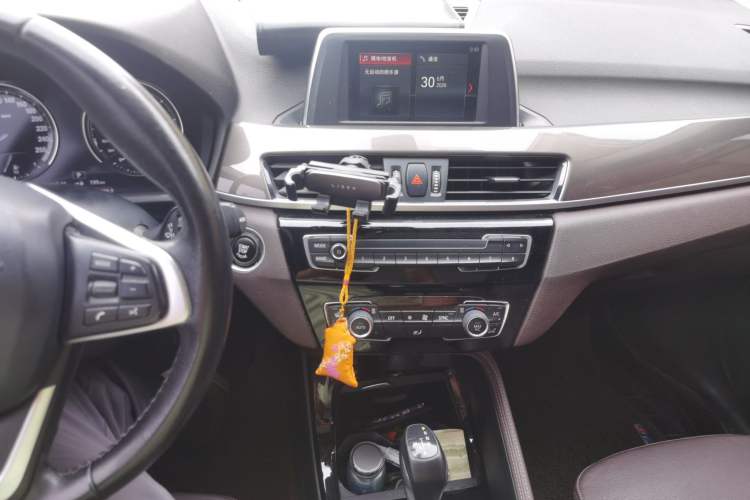 Used BMW X1 2019 sDrive18Li Premium Edition Audio And AC Panel