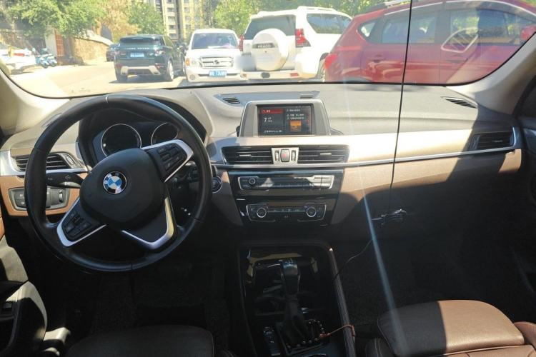 Used BMW X1 2019 sDrive18Li Premium Edition Center Console