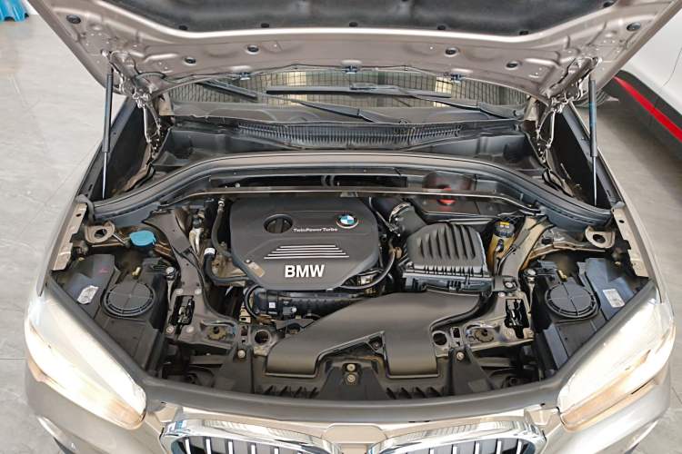 Used BMW X1 2019 sDrive18Li Fashion Model Engine Bay
