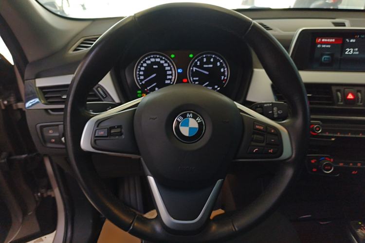 Used BMW X1 2019 sDrive18Li Fashion Model Steering Wheel