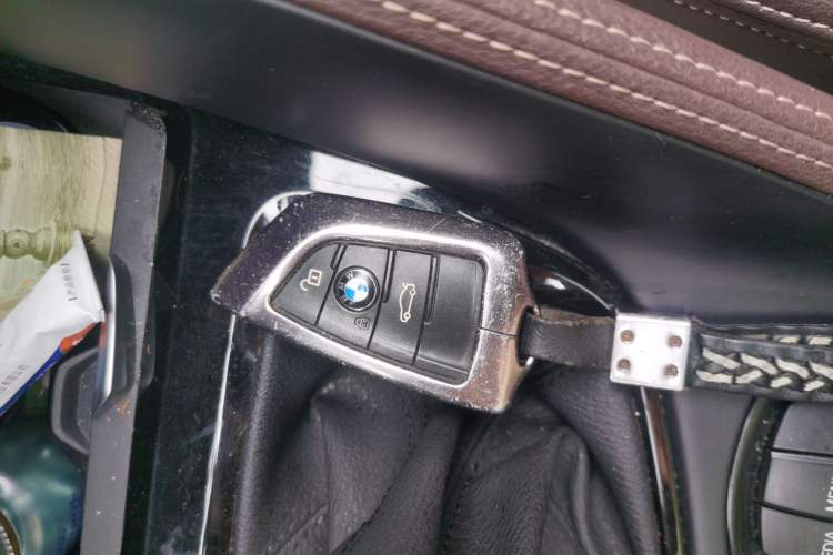 Used BMW X1 2019 sDrive18Li Premium Edition Vehicle Key