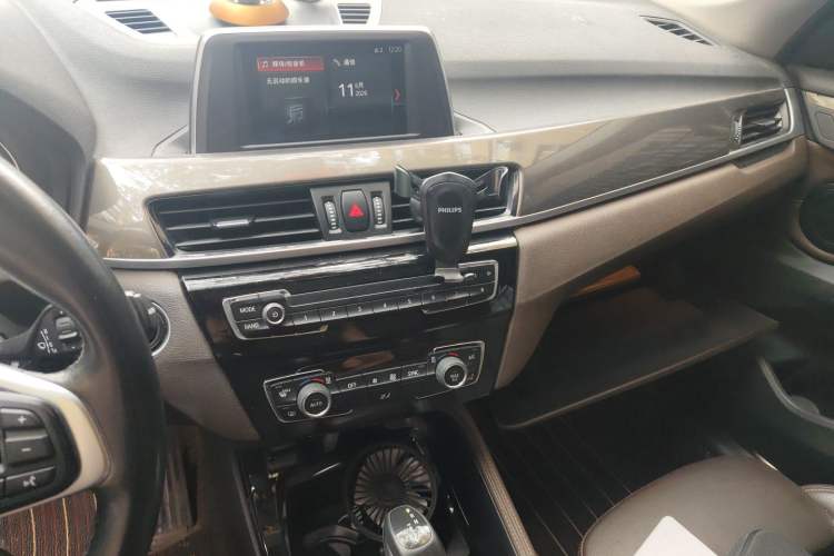 Used BMW X1 2019 sDrive18Li Premium Edition Audio And AC Panel