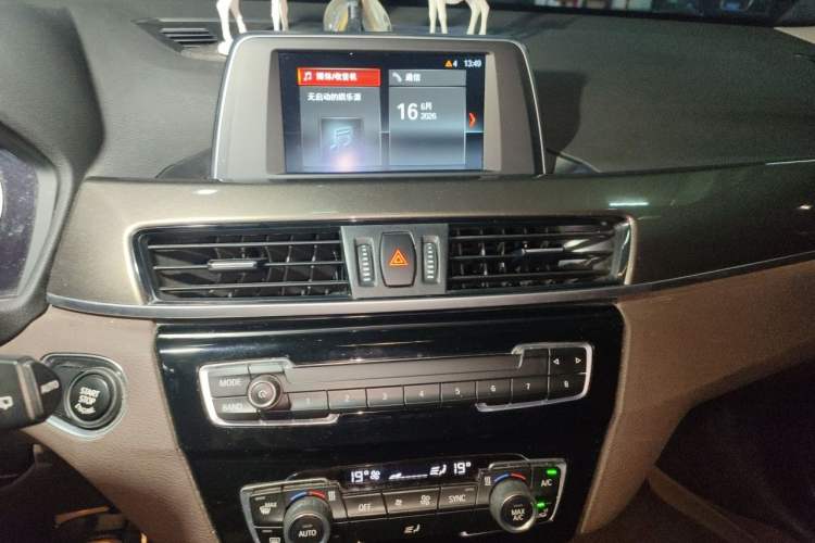 Used BMW X1 2019 sDrive18Li Premium Edition Audio And AC Panel