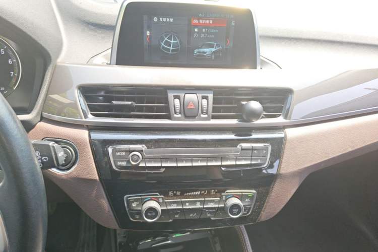 Used BMW X1 2019 sDrive18Li Premium Edition Audio And AC Panel