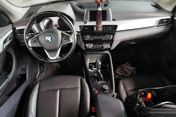 Used BMW X1 2019 sDrive20Li Leading Model Center Console