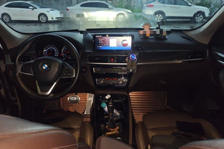Used BMW X1 2019 sDrive18Li Premium Edition Center Console