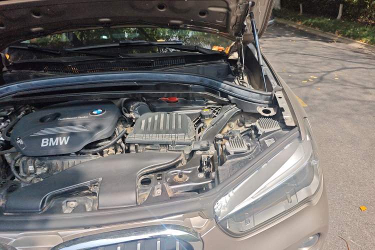 Used BMW X1 2019 sDrive18Li Premium Edition Engine Bay Left