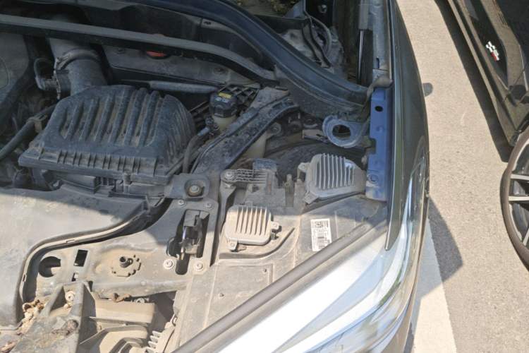 Used BMW X1 2019 sDrive18Li Premium Edition Engine Bay Left