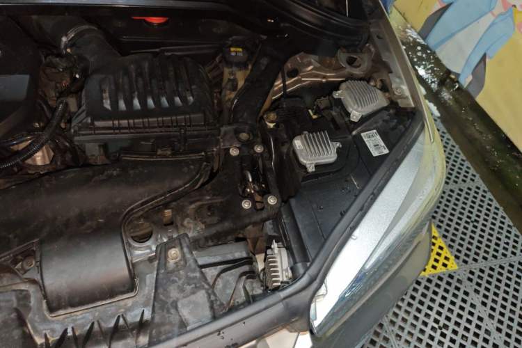 Used BMW X1 2019 sDrive18Li Premium Edition Engine Bay Left