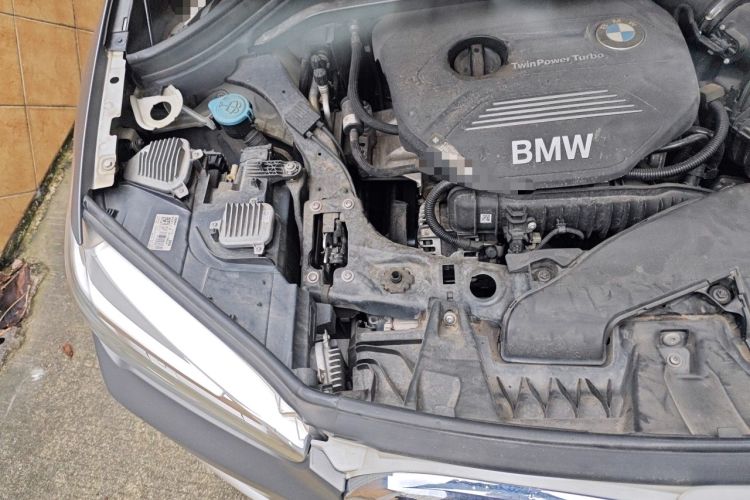 Used BMW X1 2019 sDrive18Li Premium Edition Engine Bay Right