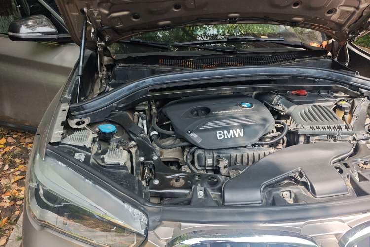 Used BMW X1 2019 sDrive18Li Premium Edition Engine Bay Right