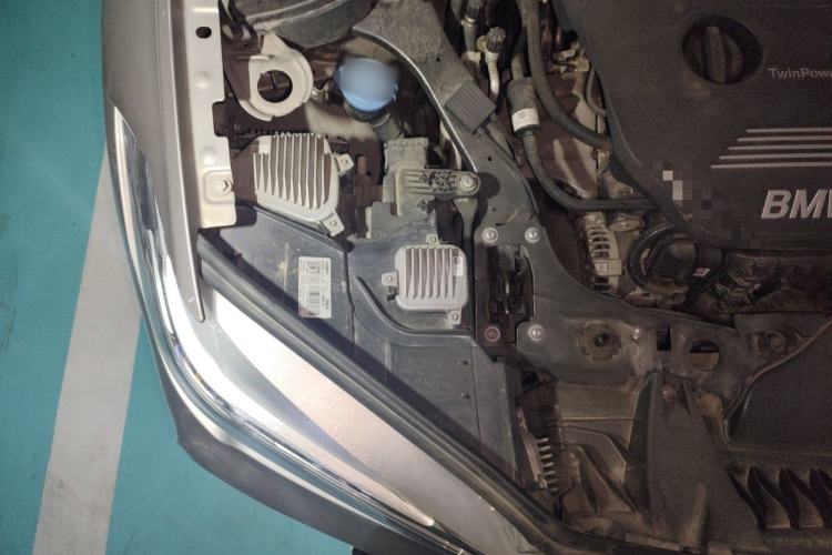 Used BMW X1 2019 sDrive18Li Premium Edition Engine Bay Right