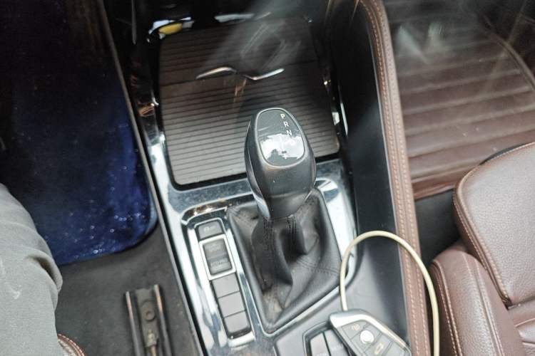 Used BMW X1 2019 sDrive18Li Premium Edition Gear Lever