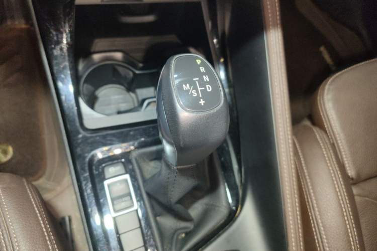 Used BMW X1 2019 sDrive18Li Premium Edition Gear Lever