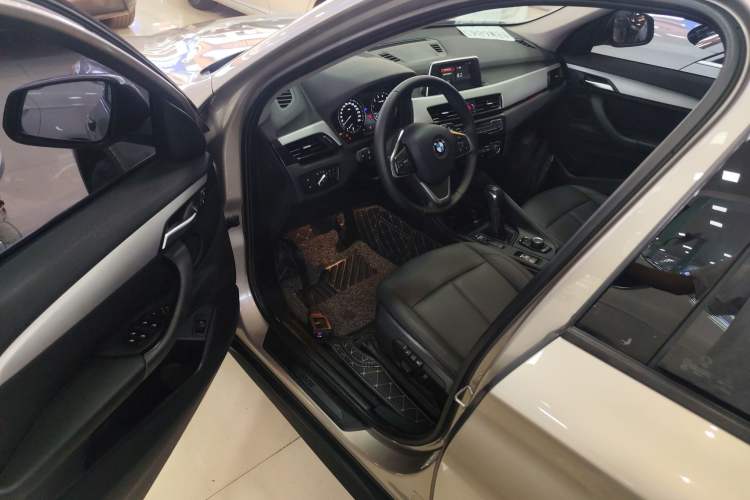 Used BMW X1 2019 sDrive18Li Fashion Model Interior 3