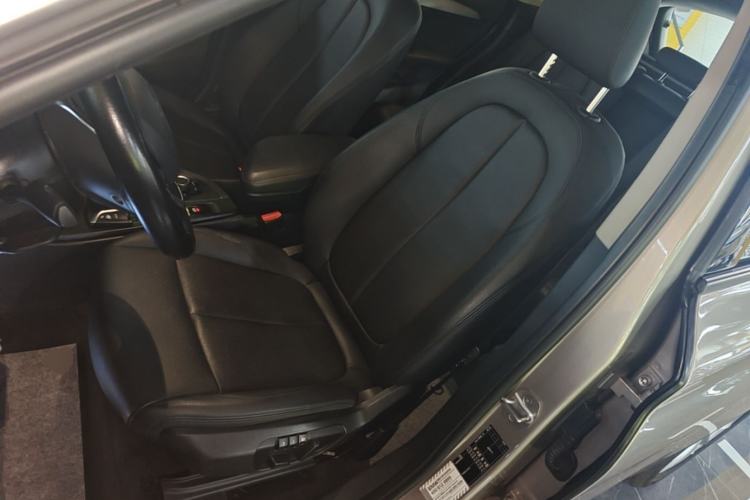 Used BMW X1 2019 sDrive18Li Fashion Model Left Front Seat