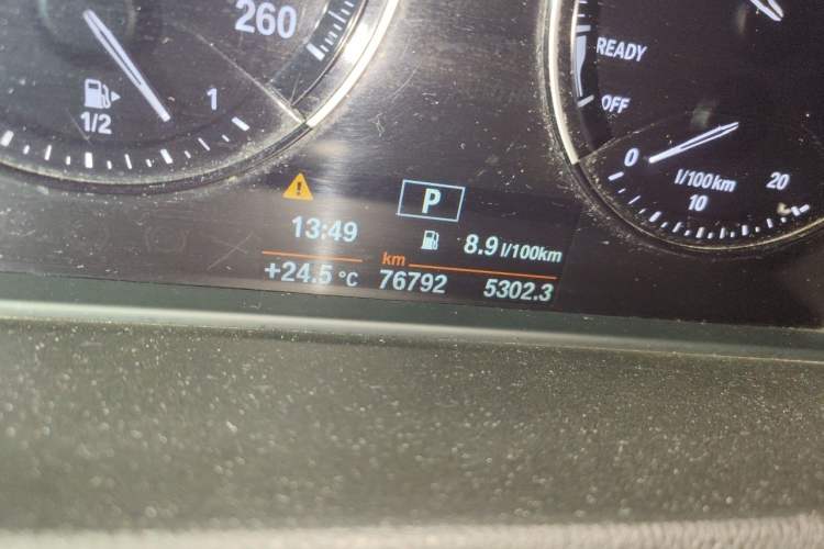 Used BMW X1 2019 sDrive18Li Premium Edition Odometer Close Up