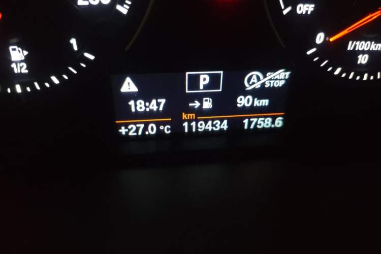 Used BMW X1 2019 sDrive18Li Premium Edition Odometer Close Up