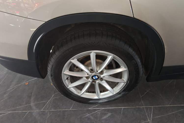 Used BMW X1 2019 sDrive18Li Fashion Model Right Rear Wheel Hub