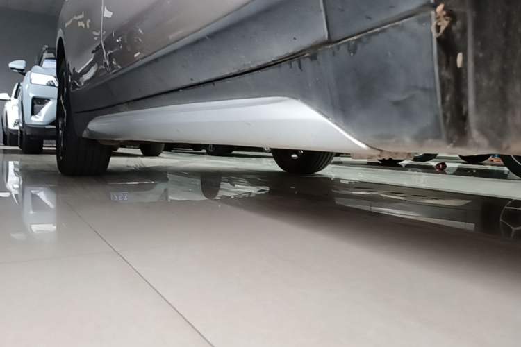 Used BMW X1 2019 sDrive18Li Premium Edition Right Side Sill