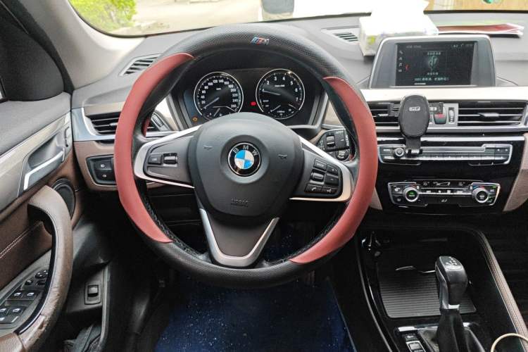 Used BMW X1 2019 sDrive18Li Premium Edition Steering Wheel