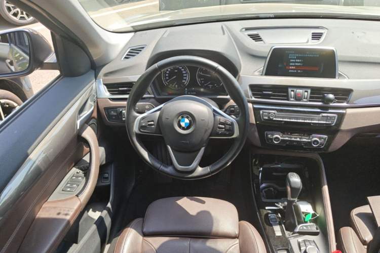 Used BMW X1 2019 sDrive18Li Premium Edition Steering Wheel