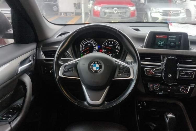 Used BMW X1 2019 sDrive18Li Premium Edition Steering Wheel