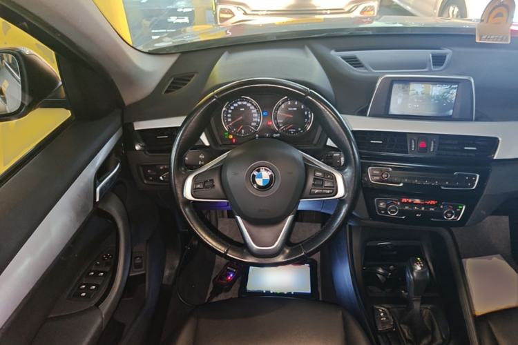 Used BMW X1 2019 sDrive18Li Fashion Model Steering Wheel
