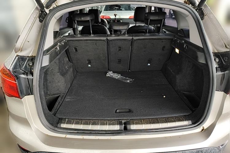 Used BMW X1 2019 sDrive20Li Leading Model Trunk