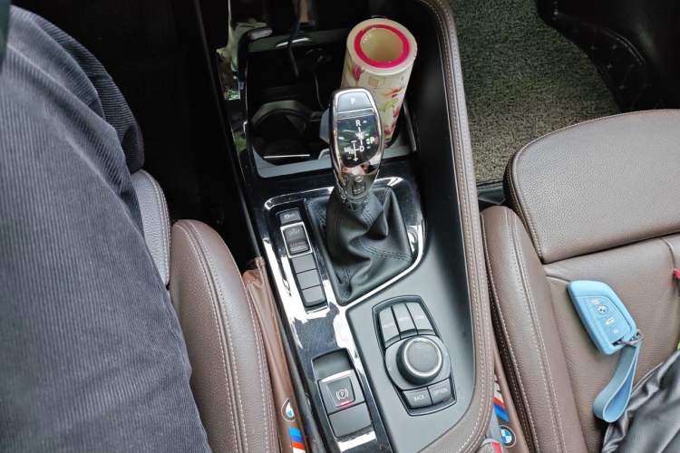 Used BMW X1 2019 sDrive18Li Premium Edition Gear Lever
