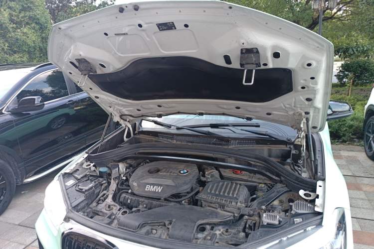 Used BMW X1 2019 sDrive20Li Leading Model Engine Bay