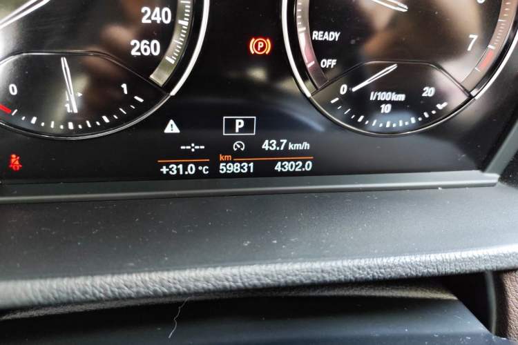 Used BMW X1 2019 sDrive18Li Premium Edition Odometer Close Up