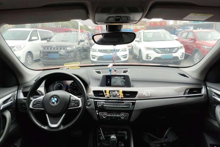 Used BMW X1 2019 sDrive18Li Premium Edition Center Console