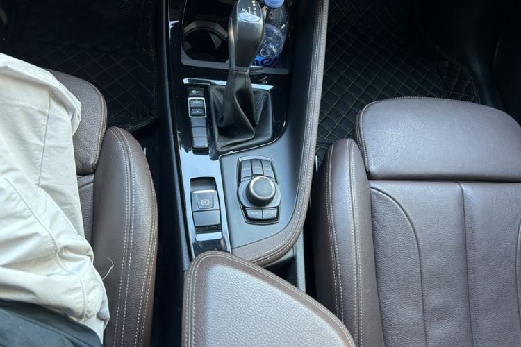 Used BMW X1 2019 sDrive18Li Premium Edition Gear Lever