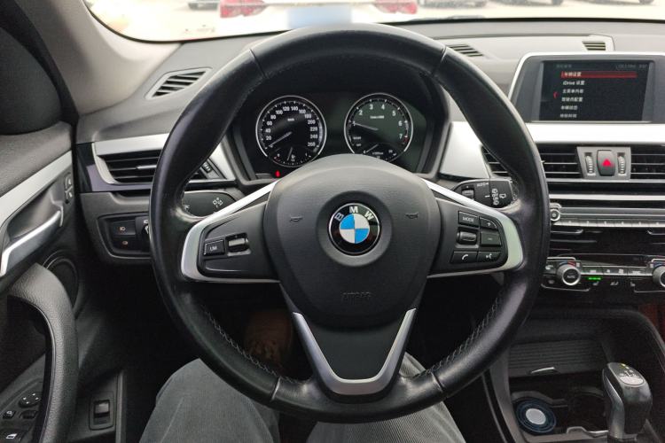 Used BMW X1 2019 sDrive20Li Leading Model Steering Wheel