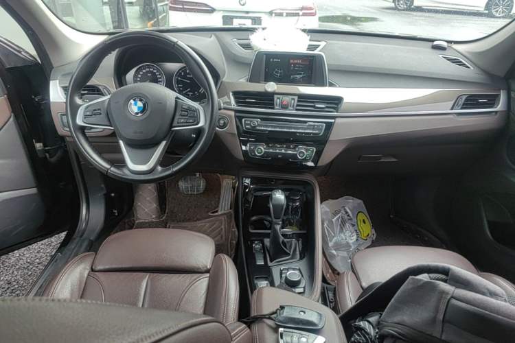 Used BMW X1 2019 sDrive18Li Premium Edition Center Console