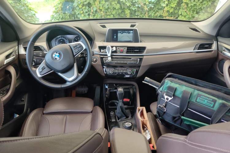 Used BMW X1 2019 sDrive18Li Premium Edition Center Console