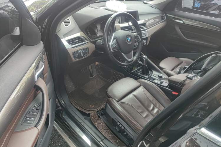 Used BMW X1 2019 sDrive18Li Premium Edition Driver Seat