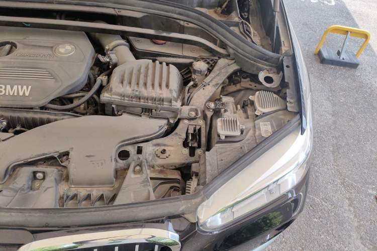 Used BMW X1 2019 sDrive18Li Premium Edition Engine Bay Left