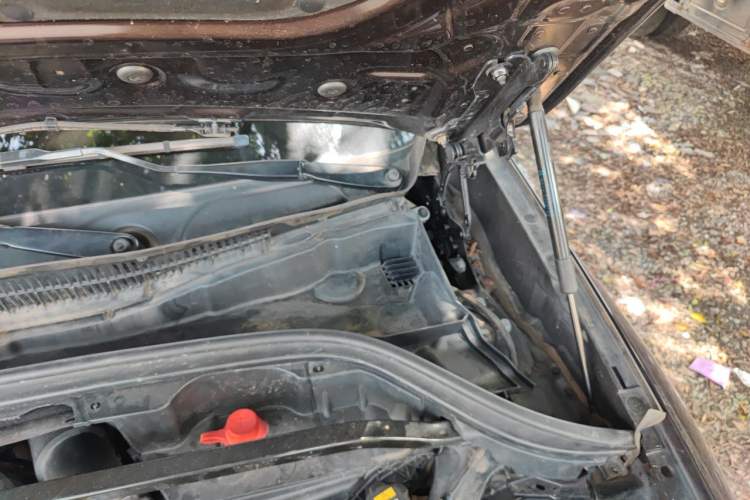 Used BMW X1 2019 sDrive18Li Premium Edition Engine Bay Left