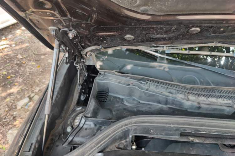 Used BMW X1 2019 sDrive18Li Premium Edition Engine Bay Right